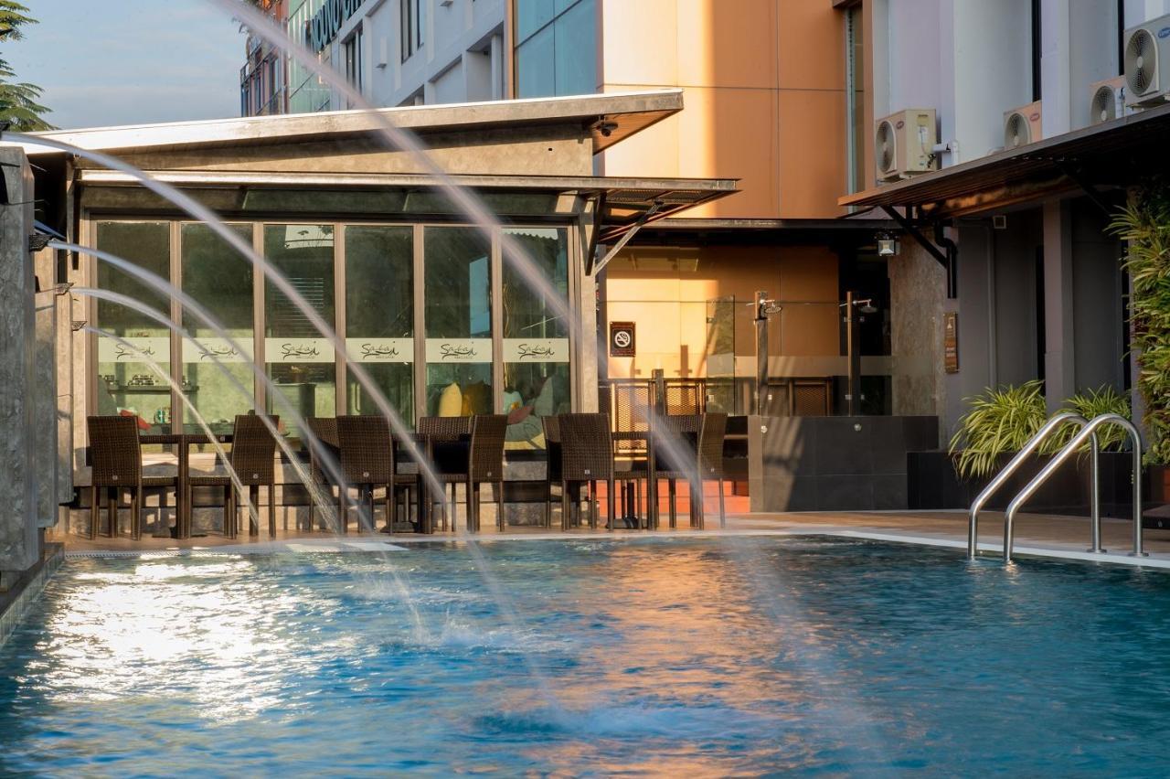 Nouvo City Hotel Бангкок Экстерьер фото